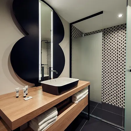 Gr8 سيفينُمْ